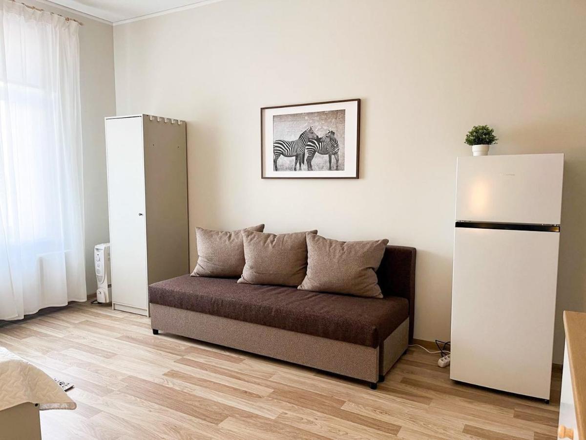 Cosy Apartment In Riga With Free Parking Luaran gambar